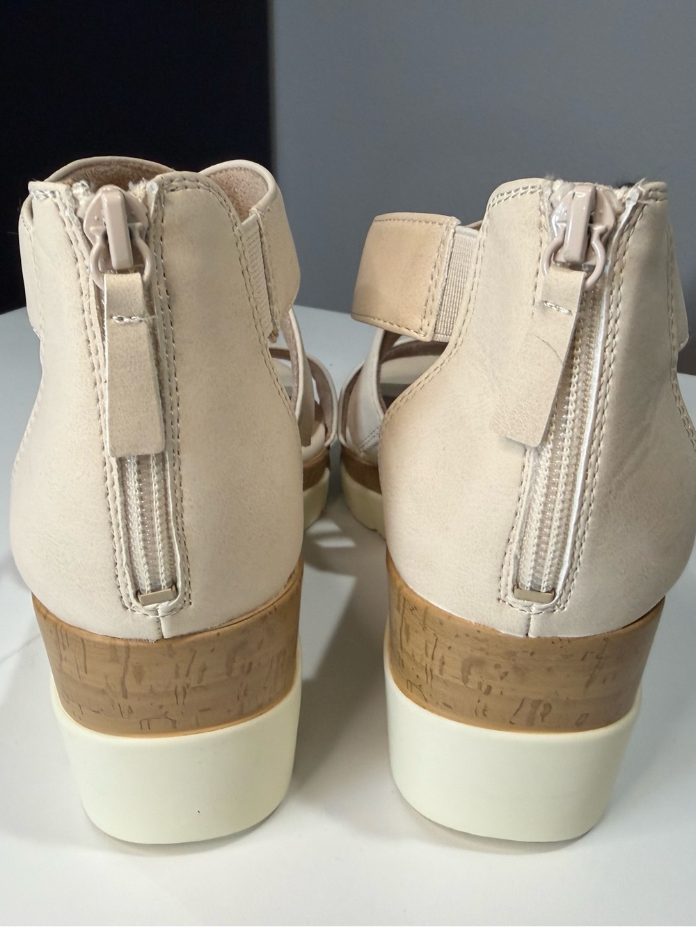 SOUL Naturalizer Cream Crisscross Wedge Sandals - Picture 3 of 5